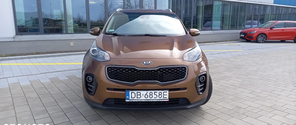 Kia Sportage cena 51000 przebieg: 365000, rok produkcji 2016 z Wałbrzych małe 79